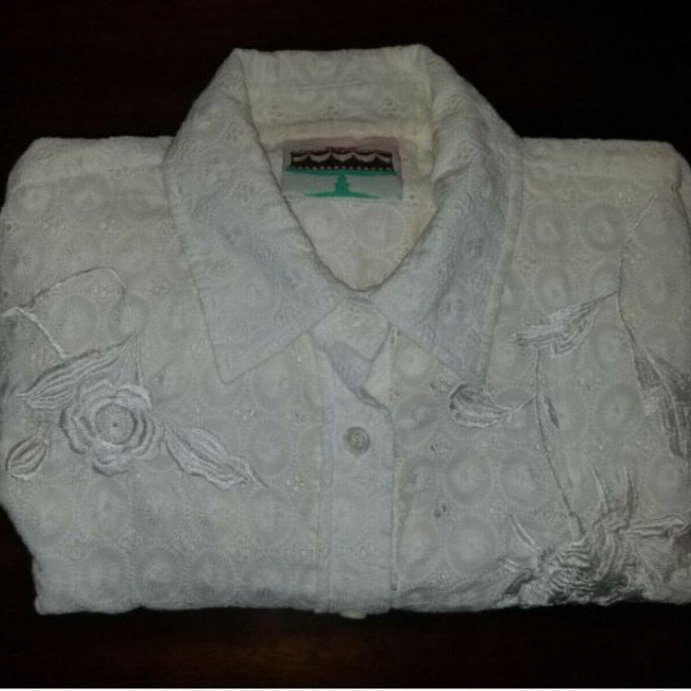 Cake Couture Large L Ivory 3/4 Sleeve Embroidered Button Up Womens Blouse